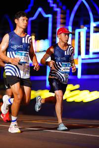 BIB: 424, 42210, 4164
                            <button type="button" onclick="openModal(22832129)" class="btn btn-primary btn-sm float-right btn-popup" data-toggle="modal" data-target=".modal-high-quality">
                        <i class="fas fa-shopping-cart"></i> Add to Cart
                    </button>
                                            <button type="button" onclick="isThisMe(22832129, true)" class="btn btn-success btn-sm float-right btn-popup btn-isme hidden" data-toggle="tooltip" data-placement="bottom" title="นี่คือรูปของคุณใช่ไหม คลิกที่นี่เพื่อเอาเข้าอัลบั้ม">
                        <i class="fas fa-plus"></i> Add to album
                    </button>
                    <button type="button" onclick="isThisMe(22832129, false)" class="btn btn-warning btn-sm float-right btn-popup btn-isnotme hidden">
                        <i class="fas fa-ban"></i> Remove from album
                    </button>